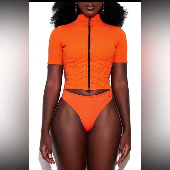 BBXBRAND: Flame Ribbed Turtleneck - Picture 1 of 2